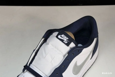 Jordan CJ7891 400 Low Midnight Navy SB 1 1122